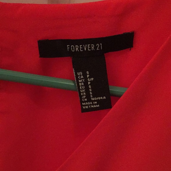 Cute V-Neck Tank - Picture 4 of 5